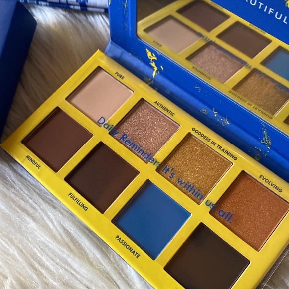 Chela Divine Purpose Eyeshadow Palette Limited Edition with travel Ipsy bag - Picture 10 of 14